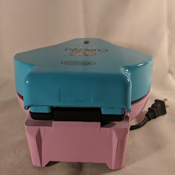 Nostalgia Electrics Cupcake Bakery Model CKM100 - Picture 7 of 11